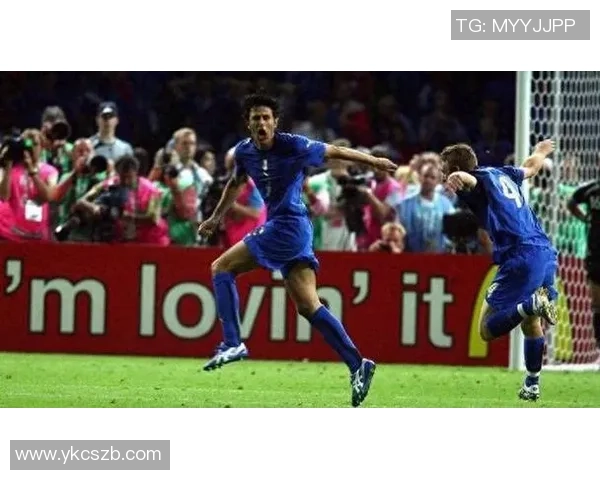 意大利足球明星魅力帅照展现足球场上的风采与激情